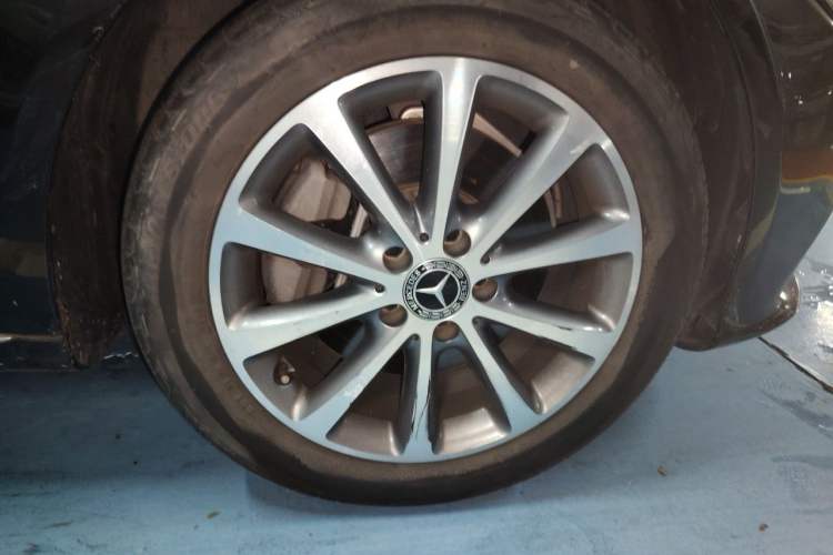 Used Mercedes-Benz C-Class 2019 Updated C 260 L Right Front Wheel Hub