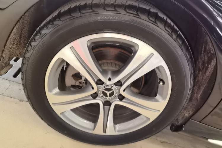 Used Mercedes-Benz C-Class 2019 Restyled C 260 L Sport Edition Right Rear Wheel Hub