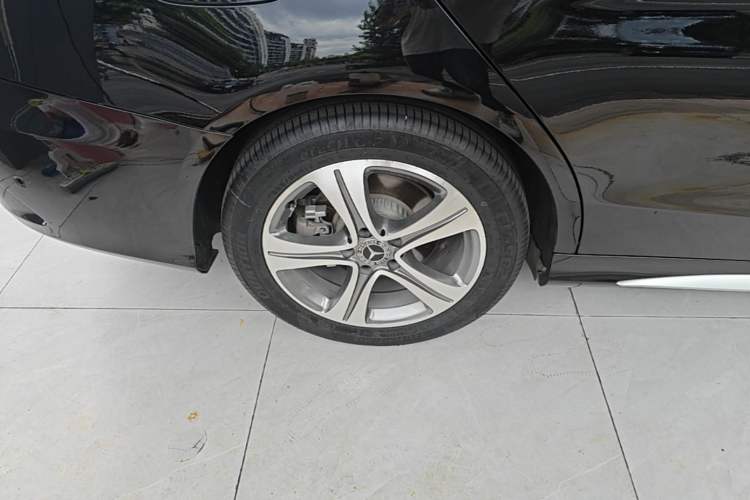 Used Mercedes-Benz C-Class 2019 Restyled C 260 L Sport Edition Right Rear Wheel Hub