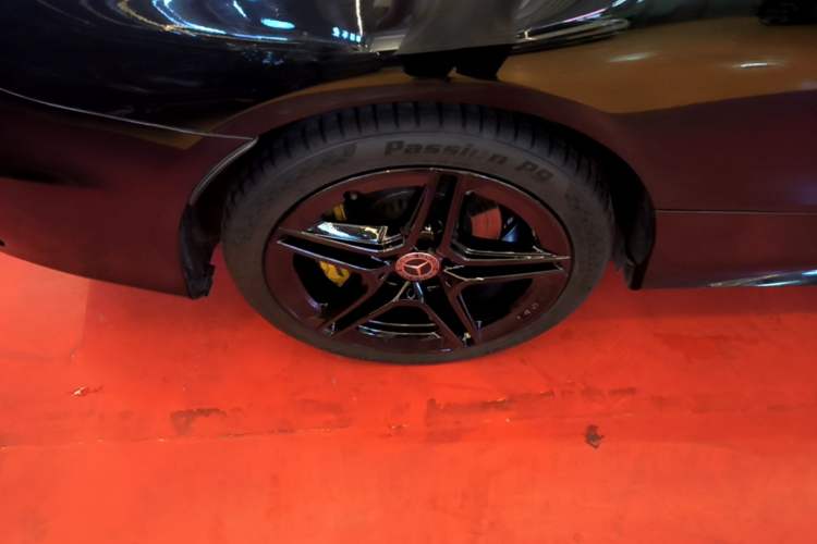 Used Mercedes-Benz C-Class 2019 C 260 Coupe Right Rear Wheel Hub