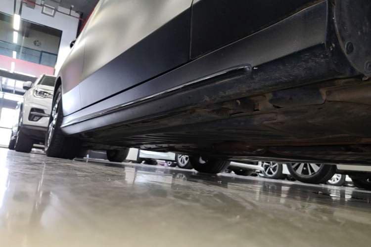 Used Mercedes-Benz C-Class 2019 C 260 Sport Edition Right Side Sill