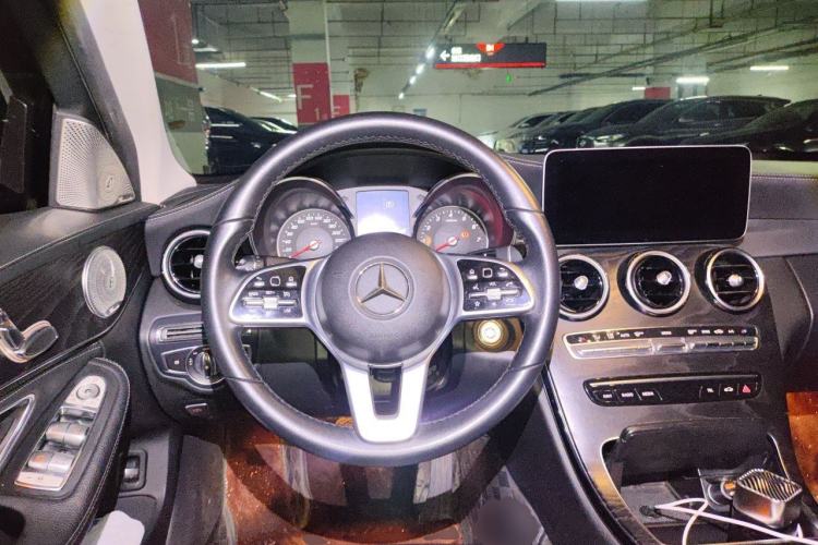 Used Mercedes-Benz C-Class 2019 C 180 L Fashion Edition Sport Version Steering Wheel