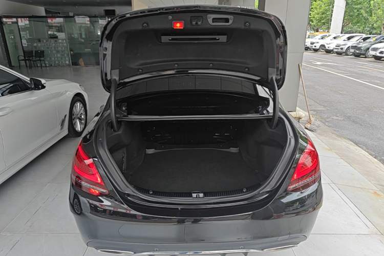 Used Mercedes-Benz C-Class 2019 Restyled C 260 L Sport Edition Trunk