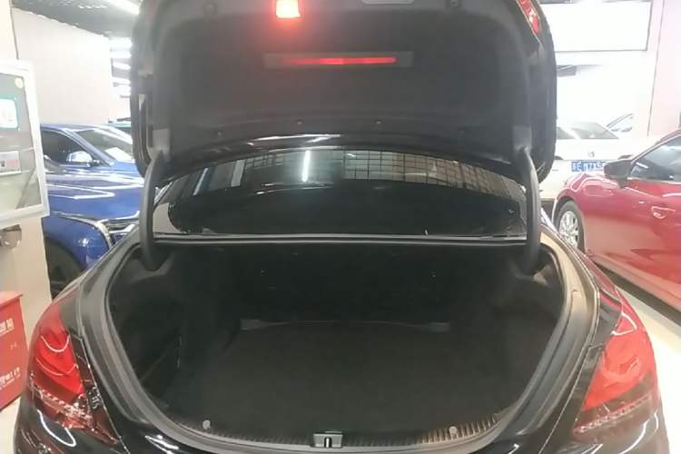 Used Mercedes-Benz C-Class 2019 C 180 L Fashion Edition Sport Version Trunk