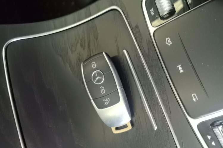Used Mercedes-Benz C-Class 2019 Restyled C 260 L Sport Edition Vehicle Key