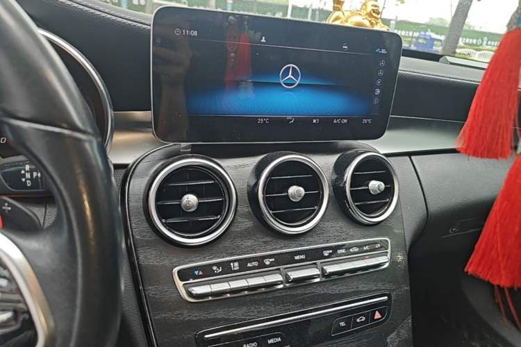 Used Mercedes-Benz C-Class 2019 C 260 L Sport Edition Audio And AC Panel