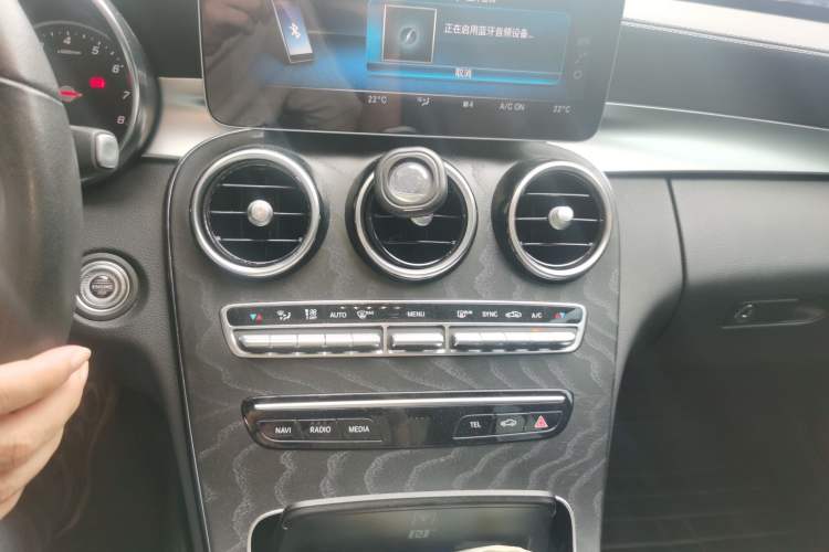 Used Mercedes-Benz C-Class 2019 C 260 L Sport Edition Audio And AC Panel