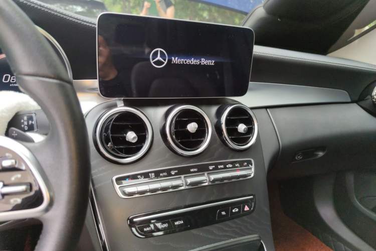 Used Mercedes-Benz C-Class 2019 Restyled C 260 L Sport Edition Audio And AC Panel