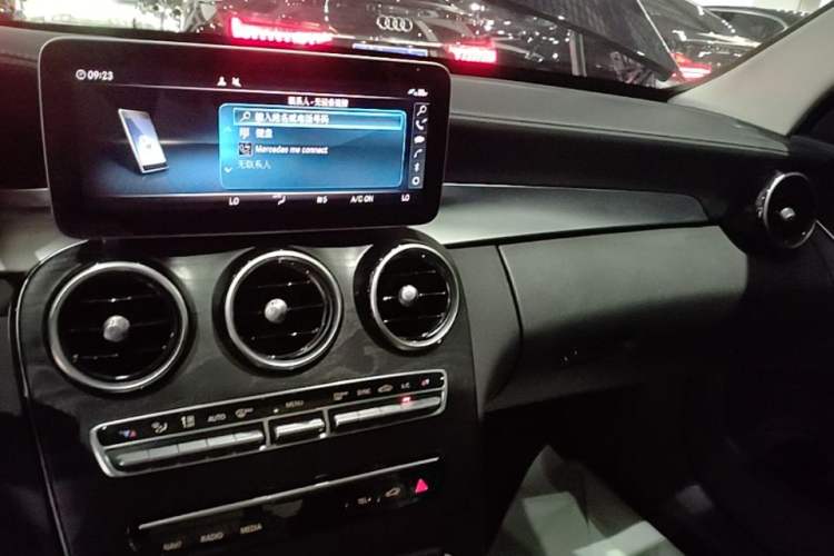 Used Mercedes-Benz C-Class 2019 Restyled C 260 L Sport Edition Audio And AC Panel