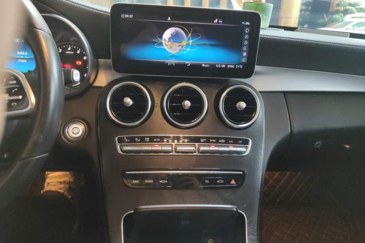 Used Mercedes-Benz C-Class 2019 C 260 L Sport Edition Audio And AC Panel