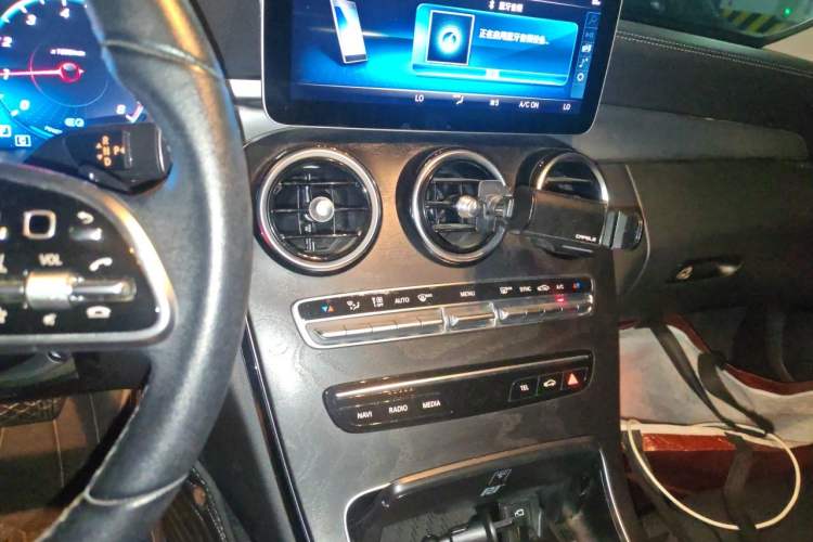 Used Mercedes-Benz C-Class 2019 C 260 L Sport Edition Audio And AC Panel