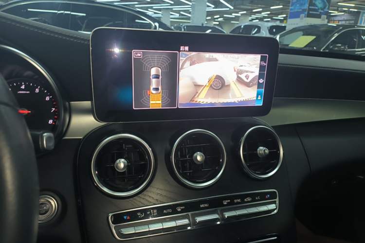 Used Mercedes-Benz C-Class 2019 C 180 L Fashion Edition Sport Version Audio And AC Panel