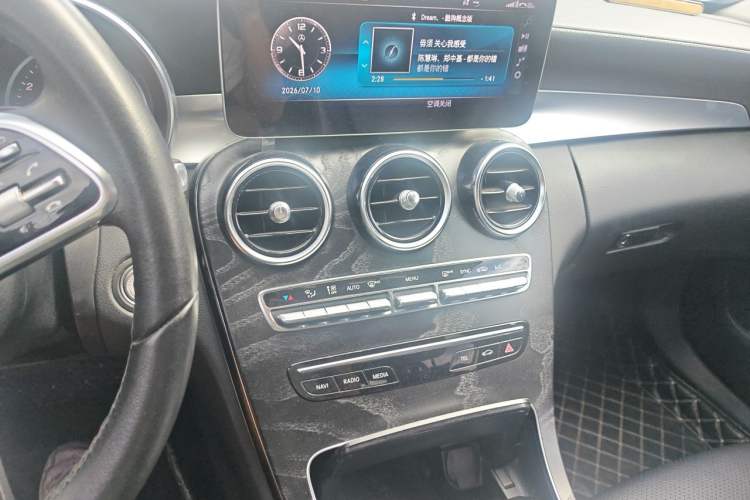 Used Mercedes-Benz C-Class 2019 C 180 L Fashion Edition Sport Version Audio And AC Panel