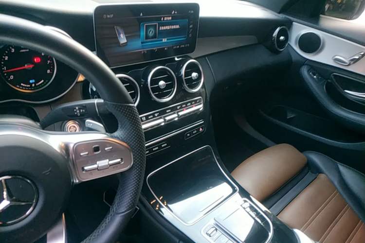 Used Mercedes-Benz C-Class 2019 C 260 Sport Edition Audio And AC Panel