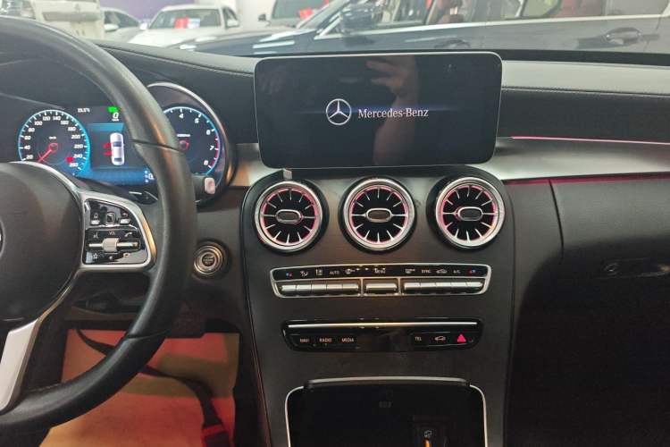 Used Mercedes-Benz C-Class 2019 Restyled C 260 L Sport Edition Audio And AC Panel