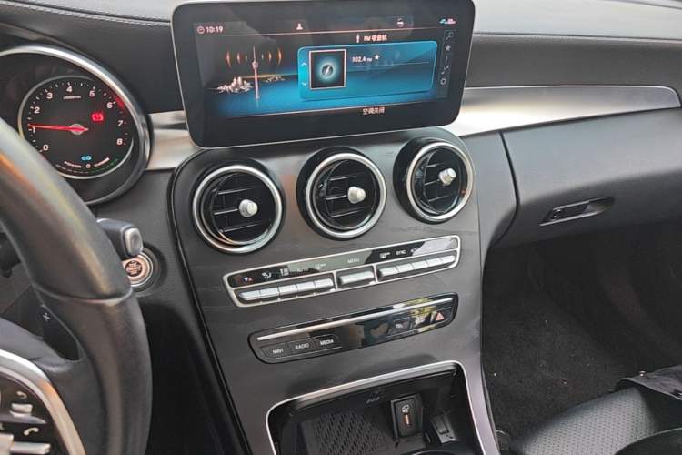 Used Mercedes-Benz C-Class 2019 C 260 L Sport Edition Audio And AC Panel