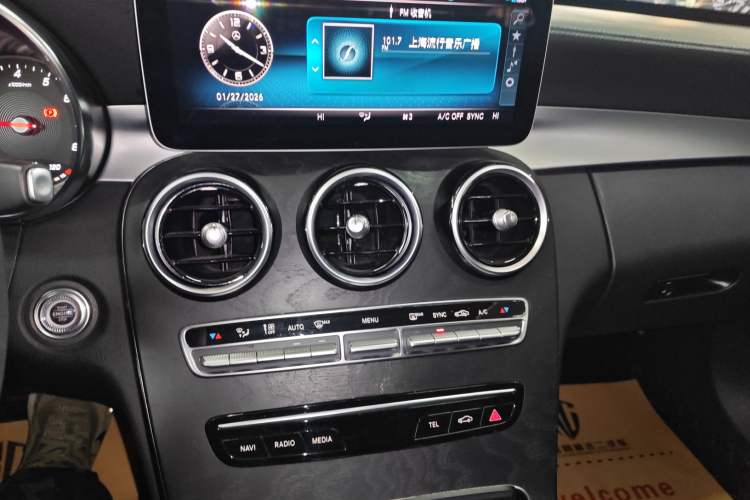 Used Mercedes-Benz C-Class 2019 C 180 L Fashion Edition Sport Version Audio And AC Panel