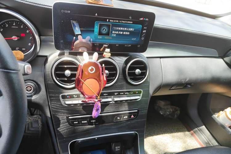 Used Mercedes-Benz C-Class 2019 C 180 L Fashion Edition Sport Version Audio And AC Panel
