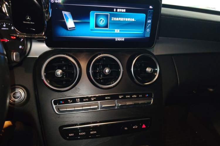 Used Mercedes-Benz C-Class 2019 C 260 L Sport Edition Audio And AC Panel