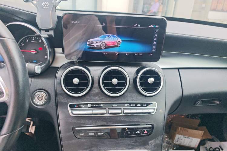 Used Mercedes-Benz C-Class 2019 C 260 L Sport Edition Audio And AC Panel