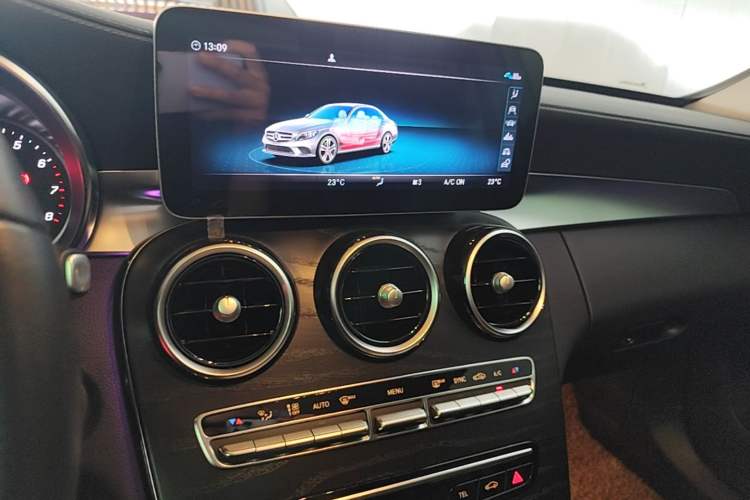 Used Mercedes-Benz C-Class 2019 C 260 L Sport Edition Audio And AC Panel