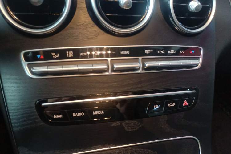 Used Mercedes-Benz C-Class 2019 Restyled C 260 L Sport Edition Audio And AC Panel