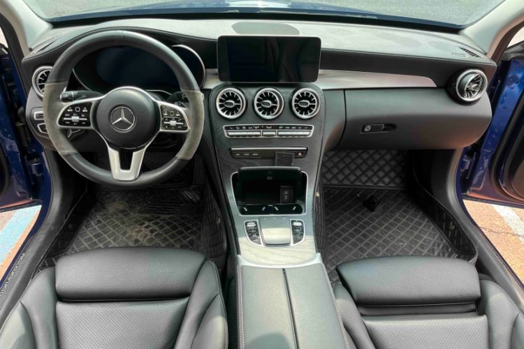 Used Mercedes-Benz C-Class 2019 Restyled C 260 L Sport Edition Audio And AC Panel