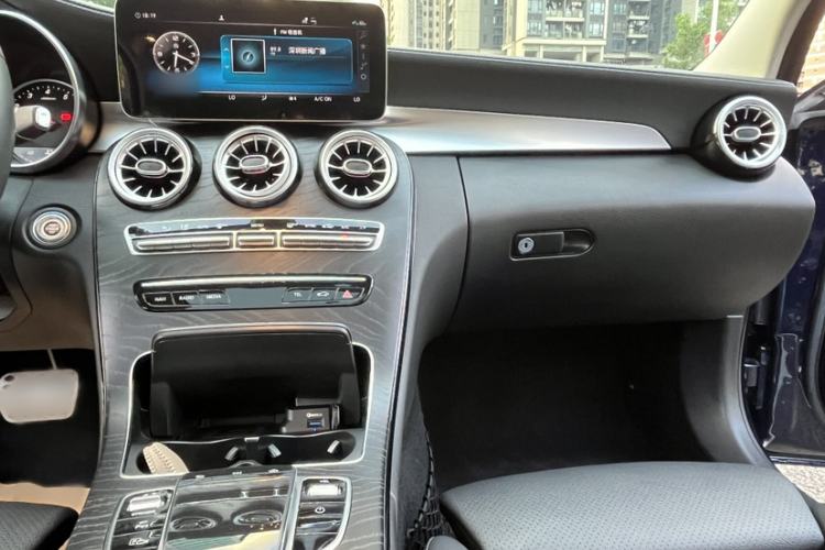Used Mercedes-Benz C-Class 2019 C 180 L Fashion Edition Sport Version Audio And AC Panel