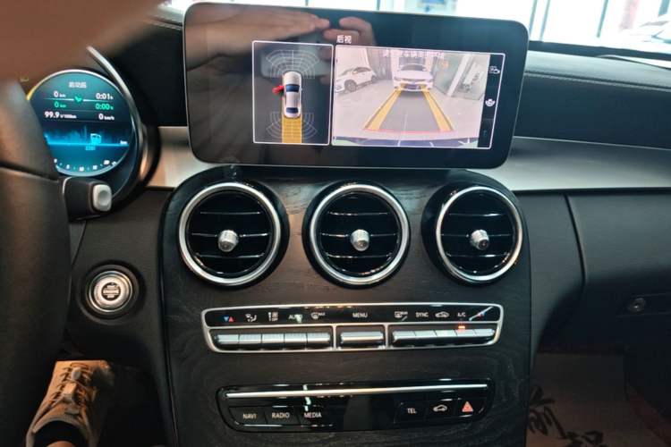 Used Mercedes-Benz C-Class 2019 Restyled C 260 L Sport Edition Audio And AC Panel
