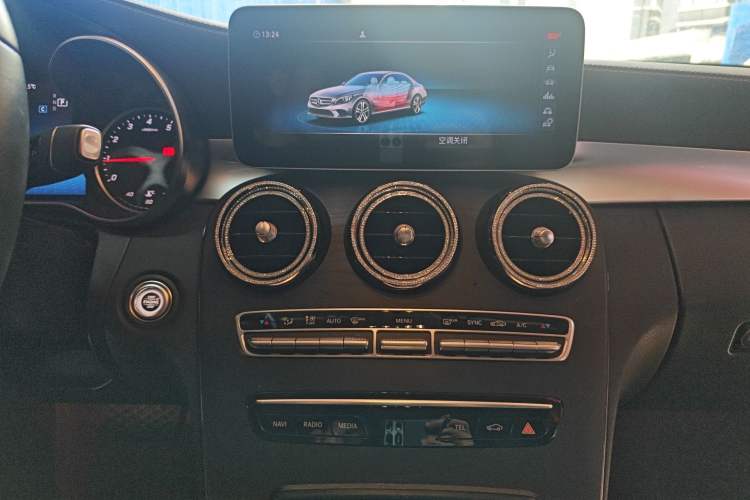 Used Mercedes-Benz C-Class 2019 C 180 L Fashion Edition Sport Version Audio And AC Panel