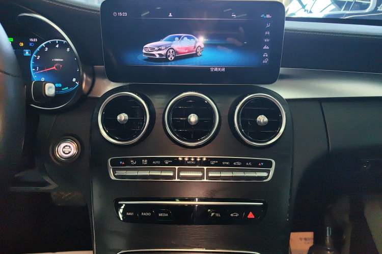 Used Mercedes-Benz C-Class 2019 Restyled C 260 L Sport Edition Audio And AC Panel