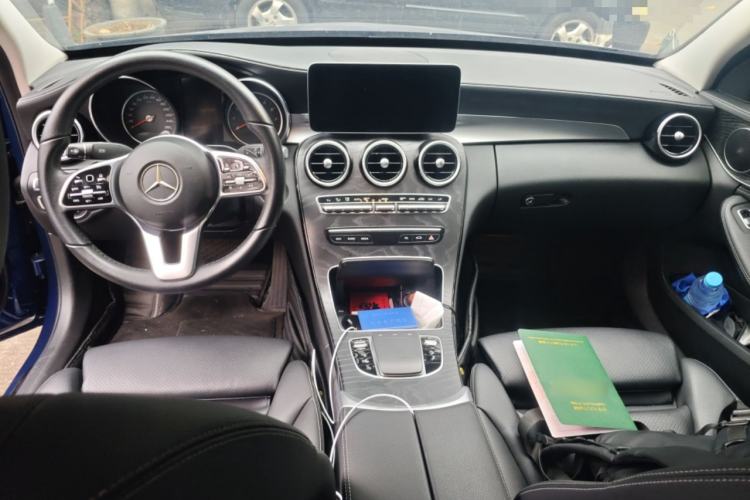 Used Mercedes-Benz C-Class 2019 C 180 L Fashion Edition Sport Version Center Console