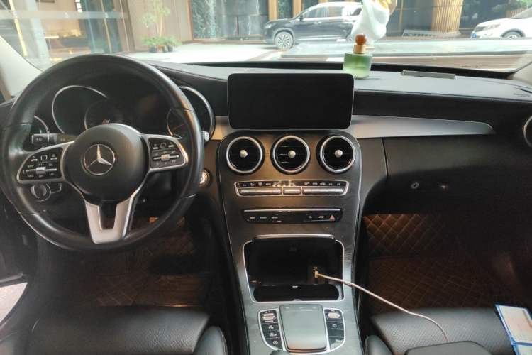 Used Mercedes-Benz C-Class 2019 C 260 L Sport Edition Center Console