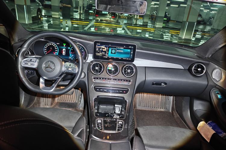 Used Mercedes-Benz C-Class 2019 C 260 Sport Edition Center Console
