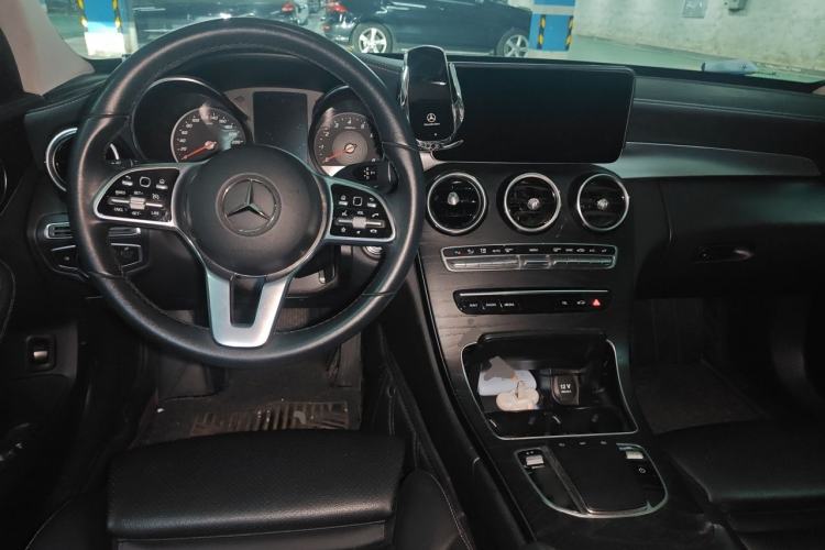 Used Mercedes-Benz C-Class 2019 C 180 L Fashion Edition Sport Version Center Console