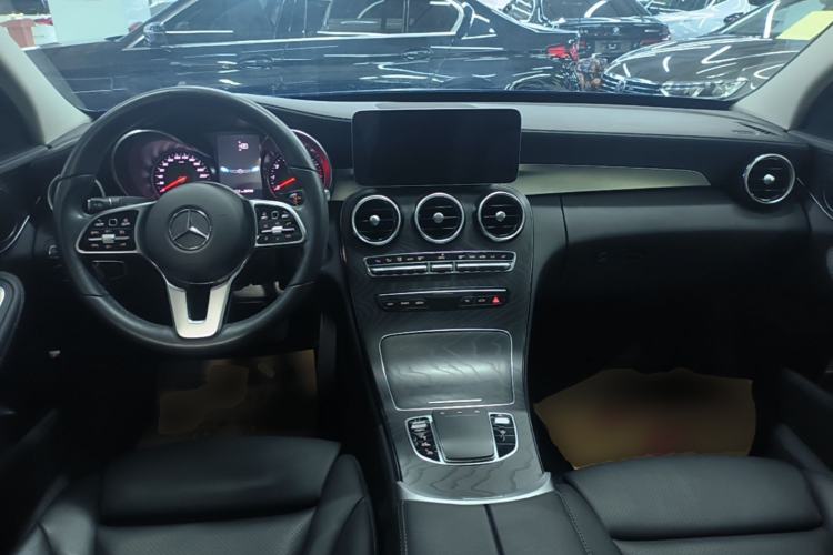 Used Mercedes-Benz C-Class 2019 C 180 L Fashion Edition Sport Version Center Console