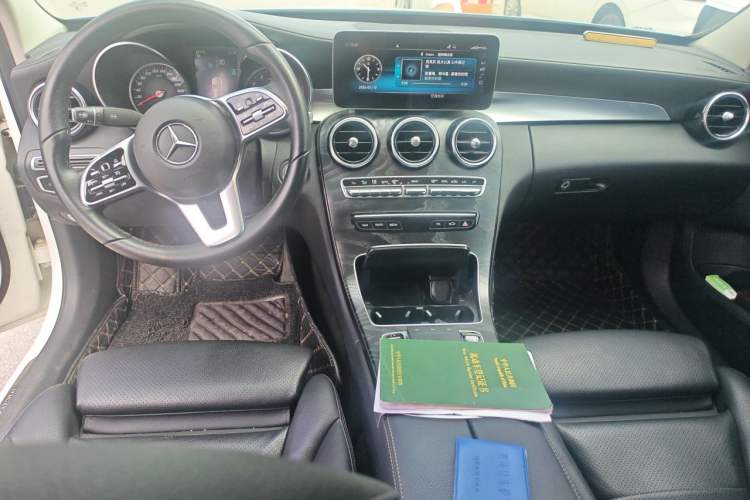 Used Mercedes-Benz C-Class 2019 C 180 L Fashion Edition Sport Version Center Console