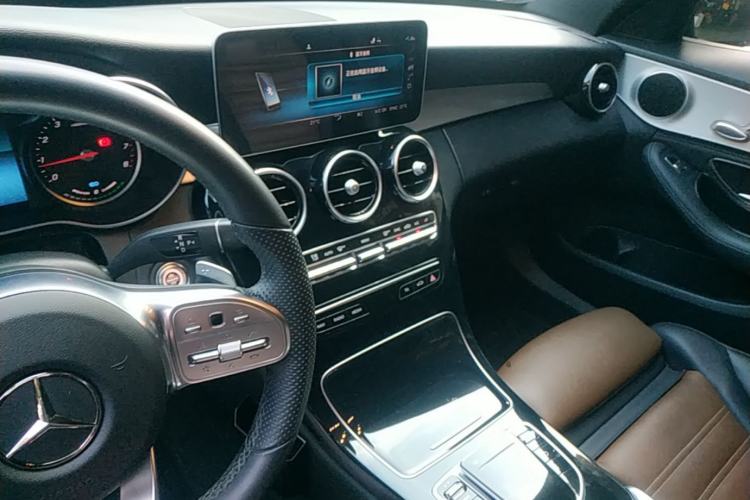 Used Mercedes-Benz C-Class 2019 C 260 Sport Edition Center Console