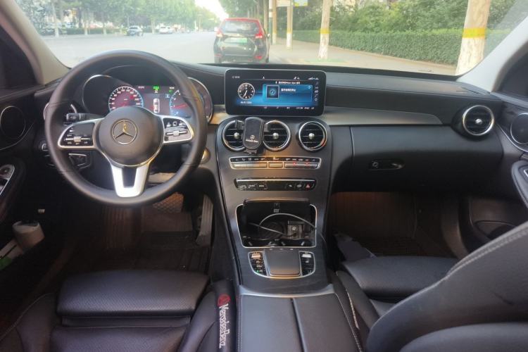 Used Mercedes-Benz C-Class 2019 Restyled C 260 L Sport Edition Center Console
