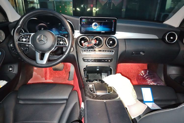 Used Mercedes-Benz C-Class 2019 Updated C 260 L Center Console