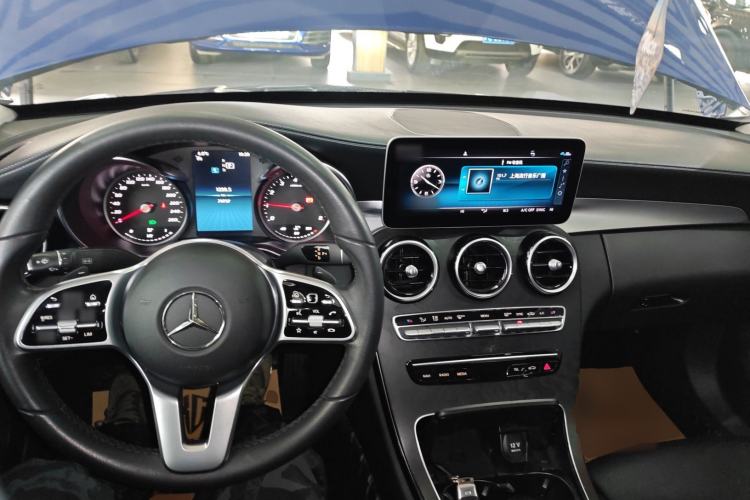 Used Mercedes-Benz C-Class 2019 C 180 L Fashion Edition Sport Version Center Console