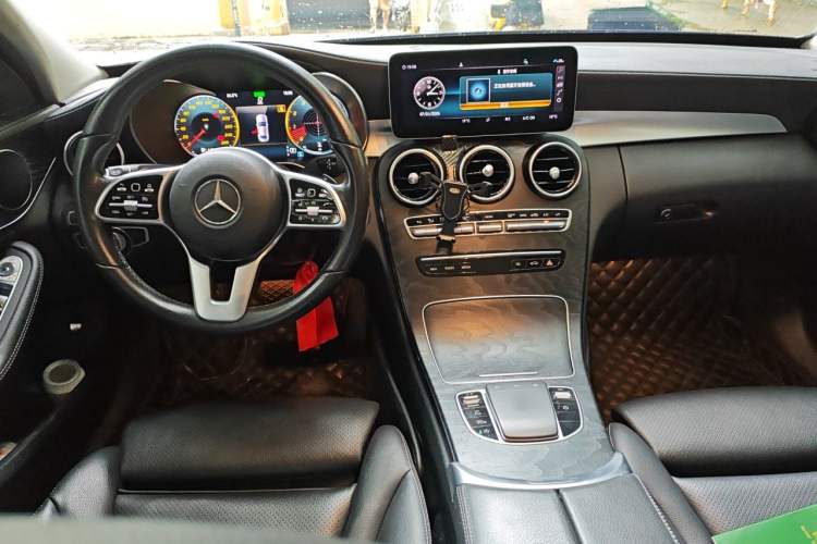 Used Mercedes-Benz C-Class 2019 Restyled C 260 L Sport Edition Center Console