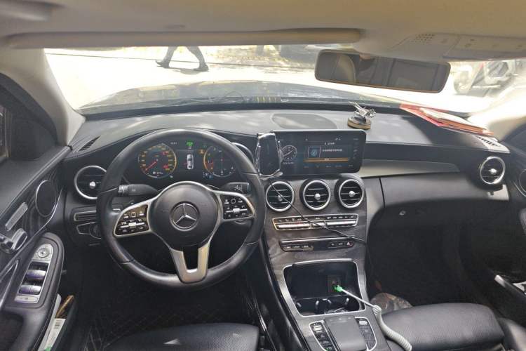 Used Mercedes-Benz C-Class 2019 C 260 L Sport Edition Center Console