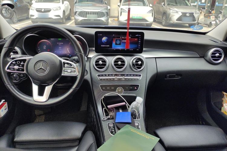 Used Mercedes-Benz C-Class 2019 C 260 Estate Center Console