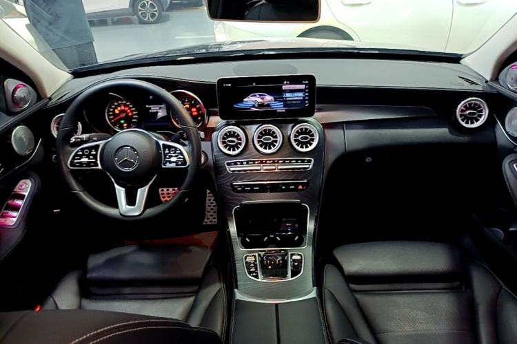 Used Mercedes-Benz C-Class 2019 C 180 L Fashion Edition Sport Version Center Console