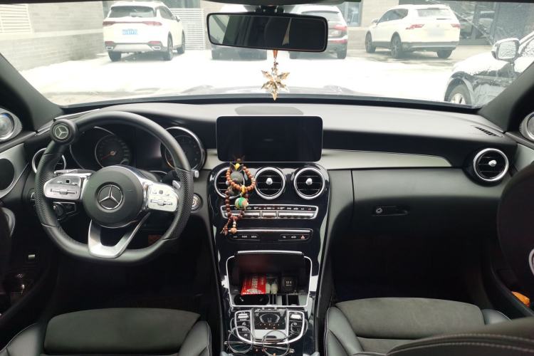 Used Mercedes-Benz C-Class 2019 C 260 Sport Edition 4MATIC Center Console