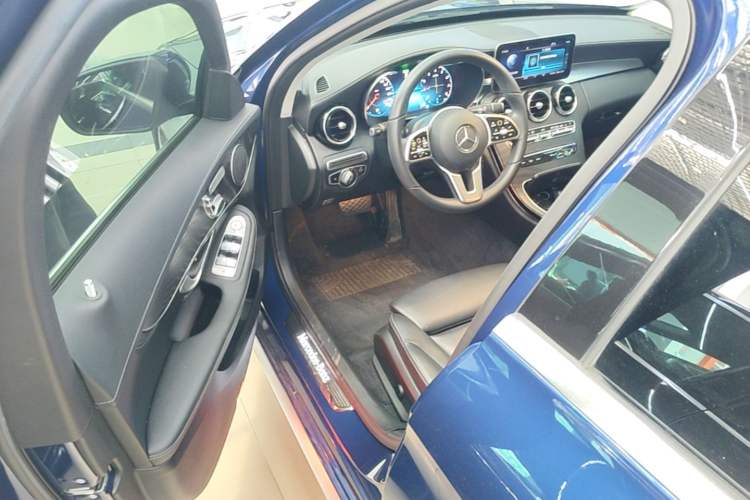 Used Mercedes-Benz C-Class 2019 Restyled C 260 L Sport Edition Driver Seat