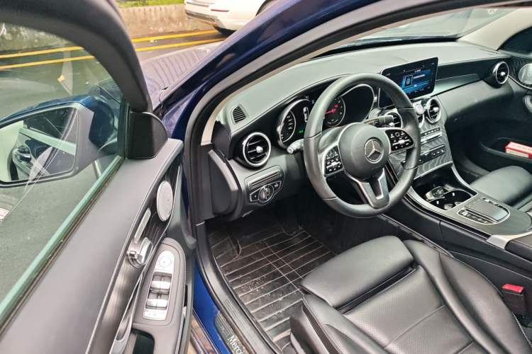 Used Mercedes-Benz C-Class 2019 Restyled C 260 L Sport Edition Driver Seat
