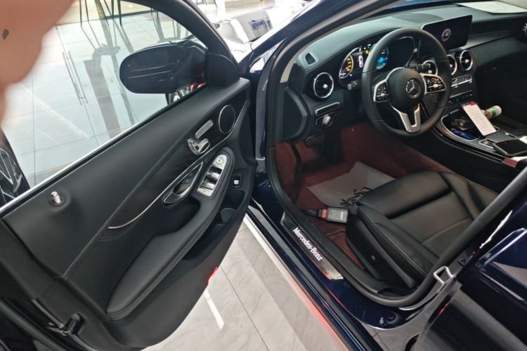 Used Mercedes-Benz C-Class 2019 Restyled C 260 L Sport Edition Driver Seat
