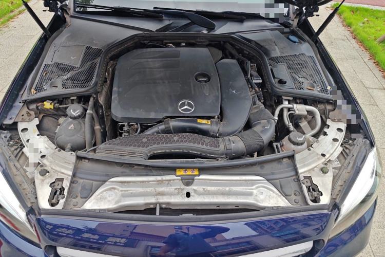 Used Mercedes-Benz C-Class 2019 C 260 Estate Engine Bay